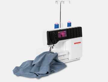 Bernina L 890